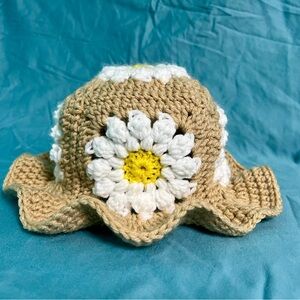 Hand made Crochet bucket hat with Daisy Design